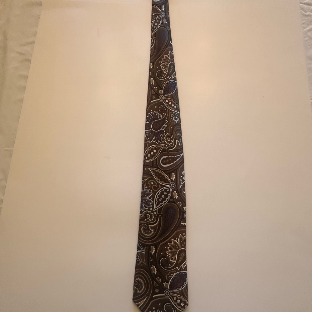 Geoffrey Beene Brown Paisley Tie